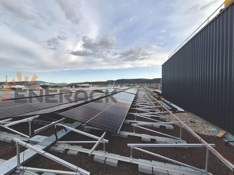 Green roof mounting system