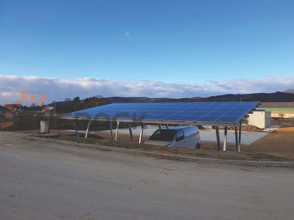 15KW vízálló kocsibeálló napelemes rögzítőrendszer Franciaországban