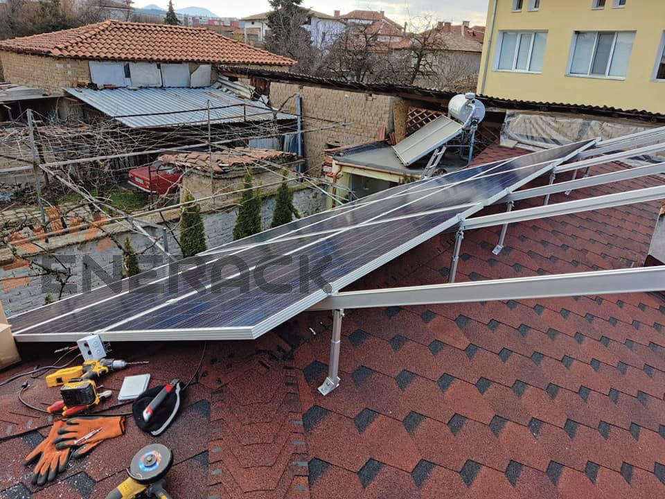 5 kW-os állítható dőlésszögű tetőrendszer Bulgáriában