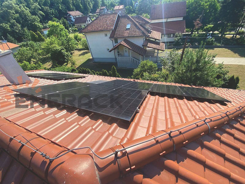 Az Enerack kiváló cseréptetős telepítési esete Európában