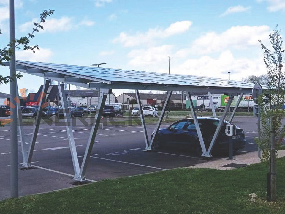15KW vízálló kocsibeálló napelemes rögzítőrendszer Franciaországban